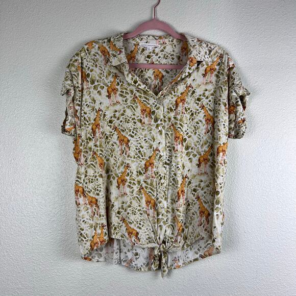 Jane + Delancey Tops - Jane + Delancey Giraffe Print Button Front Tie Hem Top Size L
